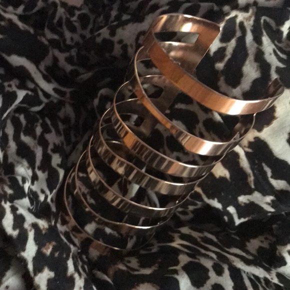 Rosé wrist at Brunch - Picture 3 of 4